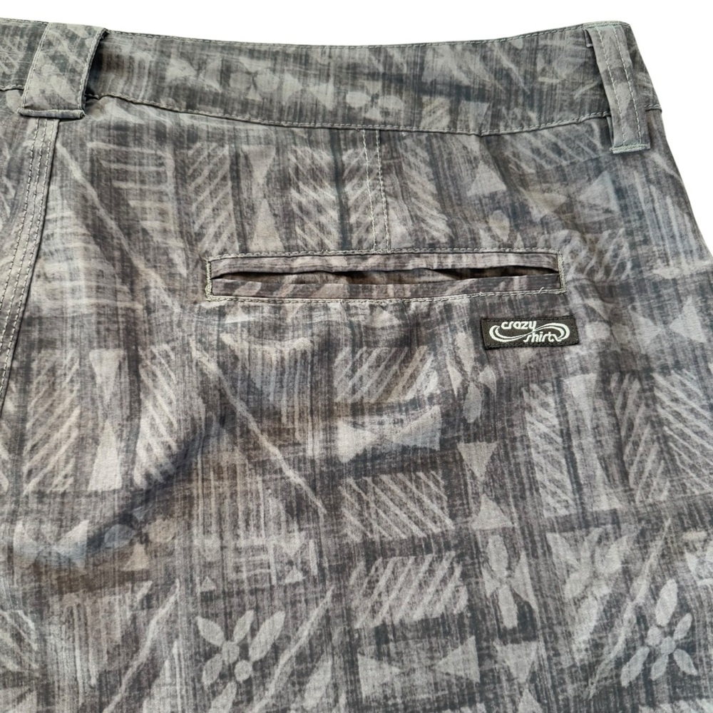 Crazy Shirts Expedition Hybrid Shorts Men 40 x 11” Gray Geometric Hawaiian Cargo - Picture 8 of 13